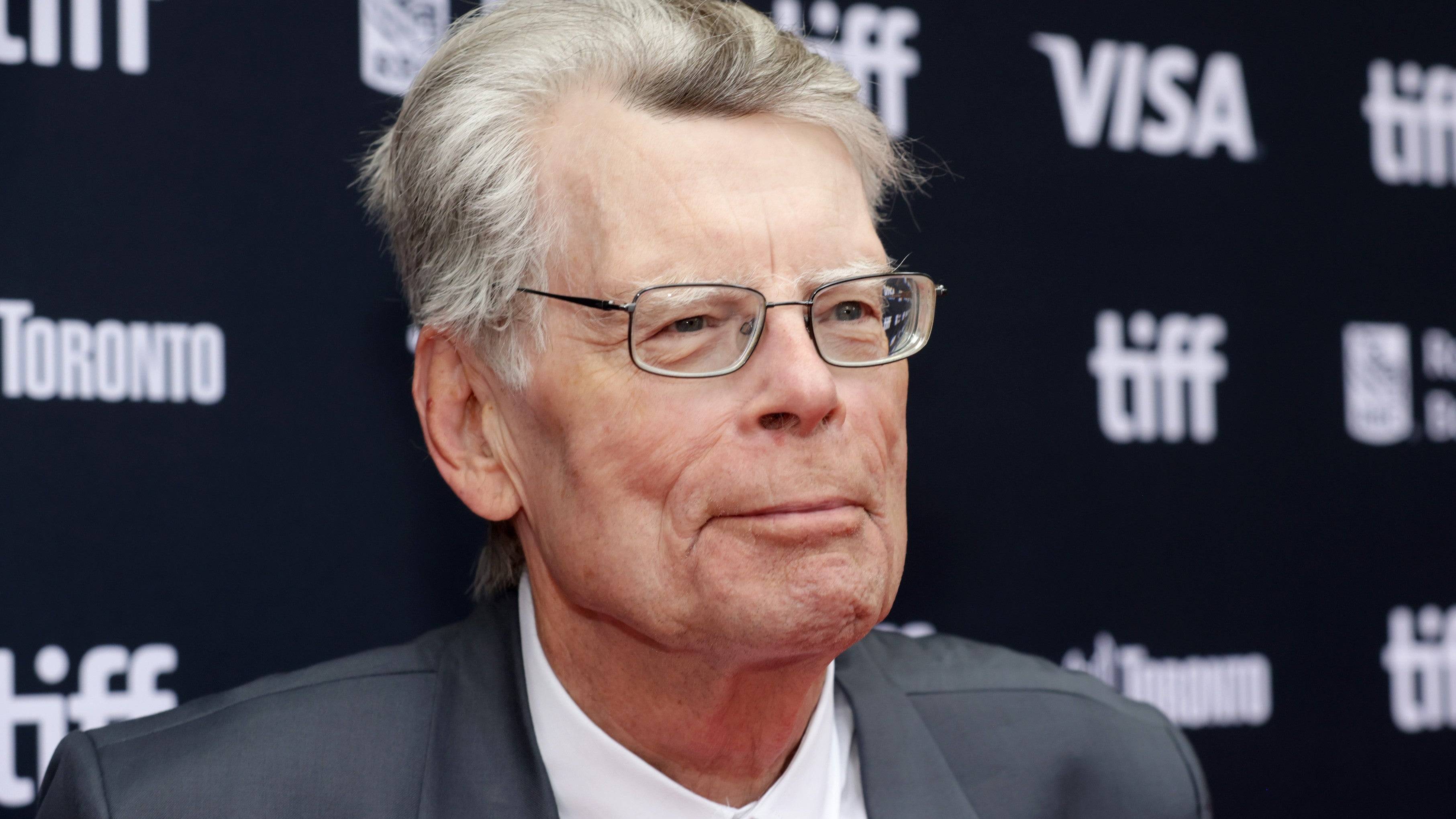 Stephen King, Oscar'ların Los Angeles orman yangınları arasında iptal edilmesi gerektiğini söylüyor