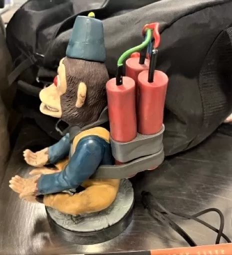 TSA waarschuwt tegen vliegen met Call of Duty Zombies Monkey Bomb Figurine